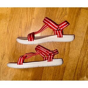 London Fog Collection Sandals Red White Fabric Upper Size 10M Casual Cute‎